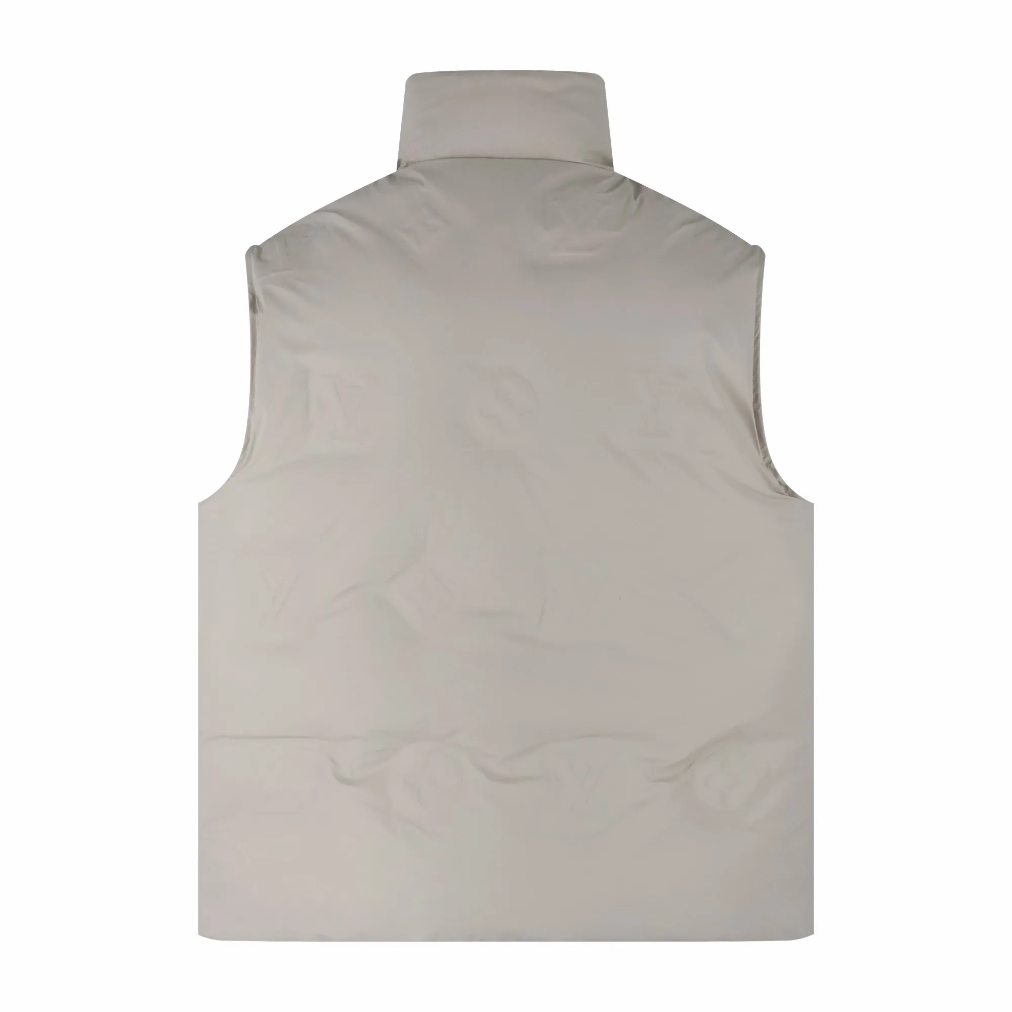 🅿️1100 1v Technical Leather Embossed Embossed Down Vest (Apricot) This waist jacket is a technical leather full-width embossed Monogram pattern. The outer fabric is made of 100% nylon with a black technical leather coating, and the other lining is 84% ​​polyester fiber + 16% nylon blended fabric. The national standard 480g 90% goose down filling has good fluffiness and no sense of oppression when worn on the body. The slim fit makes you slim and avoids bloat. The design concept is very outstanding. It comes from vacuum filling technology, which increases the air barrier and maintains the original softness, elasticity and feel of down. It has an anti-drilling design, three layers of anti-drilling fabrics, four layers of locking velvet technology, and an embossed process on the face. Stand collar and elastic cuffs enhance comfort. Molded hardware zipper pullers, molded engraved eyelets at the hem tightening area, adjustable elastic drawstrings, exclusive heavy-duty style. Size:50-52-54-56